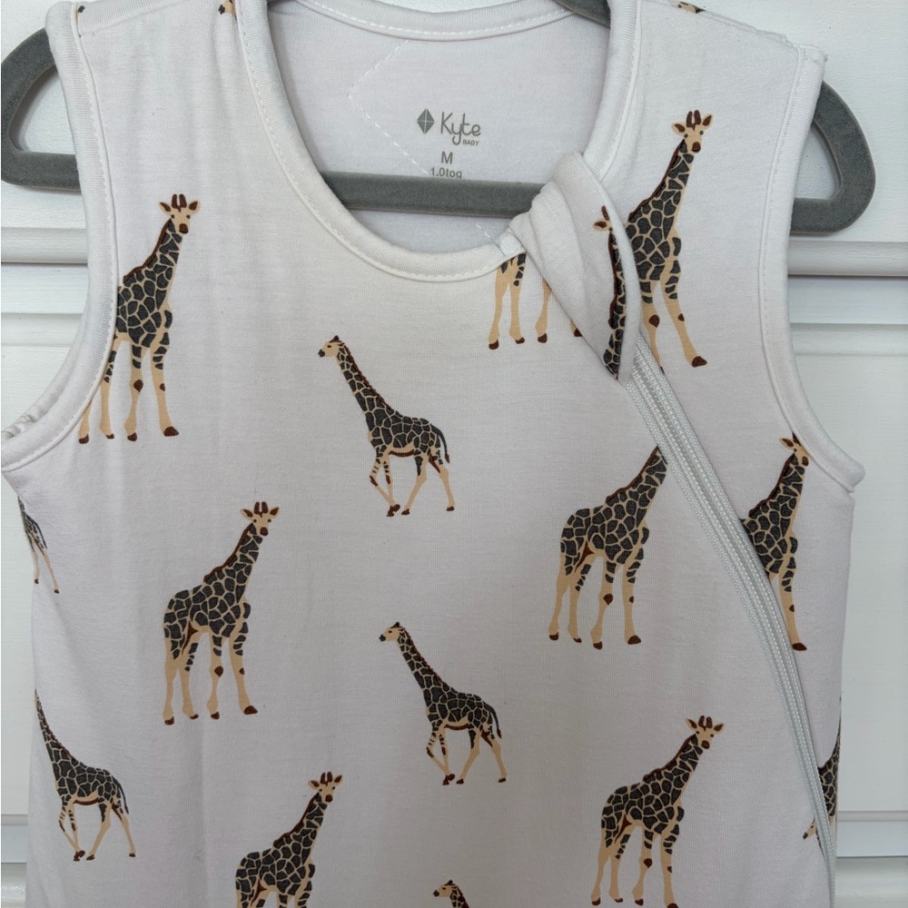 Kyte BABY 1.0 M Sleep Sack | Giraffe Print - Picture 8 of 10